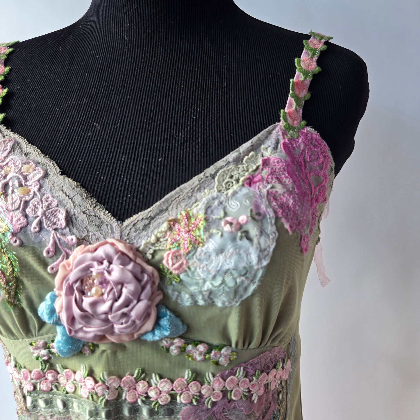 Ethereal Romance | Green | Top | Victorian Style Lace & Rose Cami | Size Small