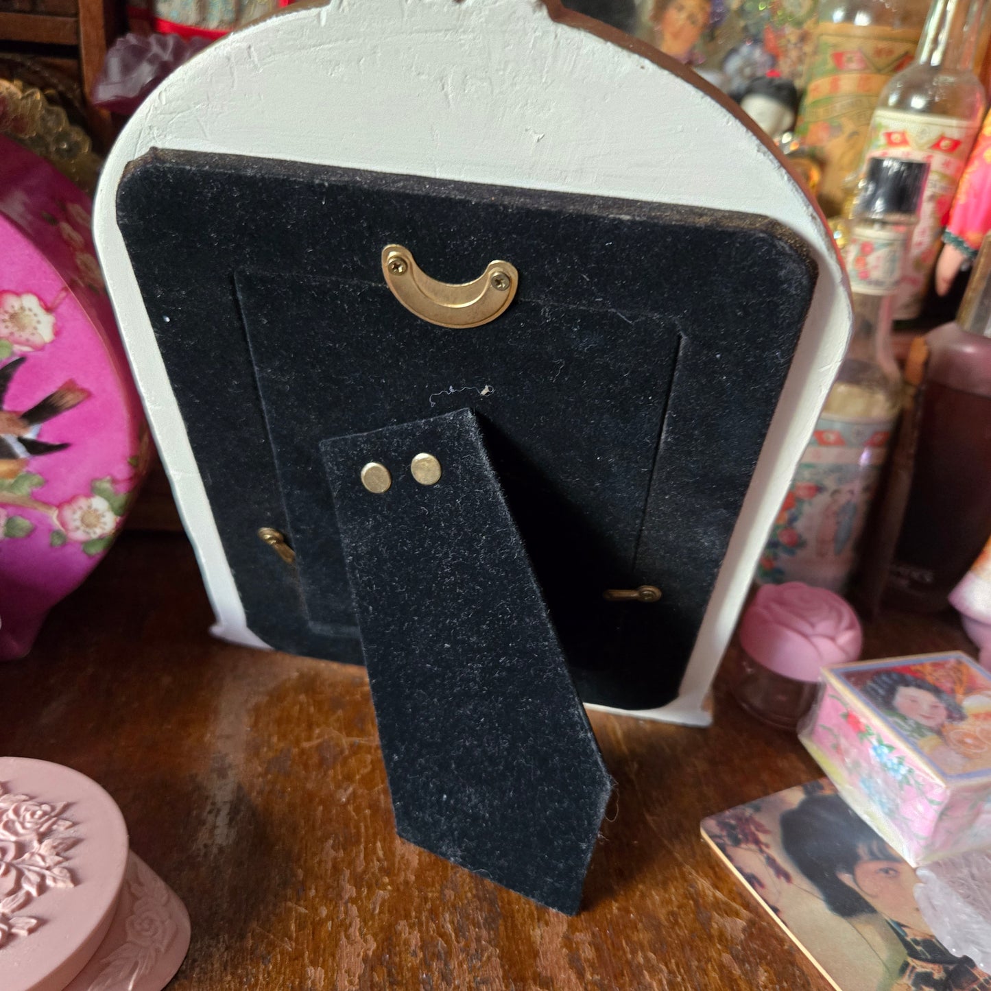 Whimsical Wonders | 🌹Vintage Victorian-style Oval Golden and Pink Rose Arch Picture Frame